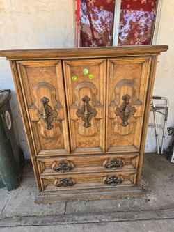 Armoire dresser