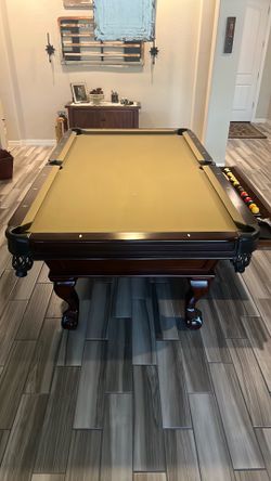 8’ Pool Table