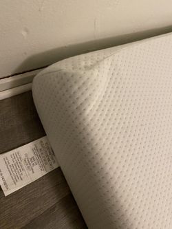 Zinus 6" thick queen size foam mattress