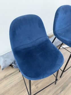 2 counter stools