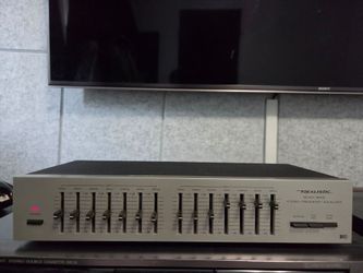 Realistic 31-1989 Seven-Band Stereo Frequency Equalizer.