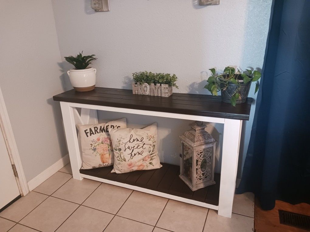 Farmhouse Entry Table 