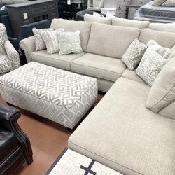 New Chaise Sectional  🔥🔥 IN STOCK