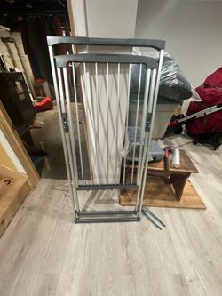 PORTABLE CLOTHES HANGER