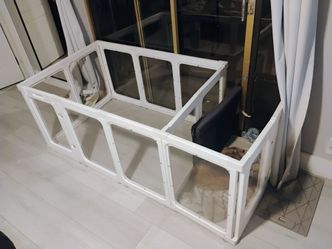 Plastic dog play-pen dog crate