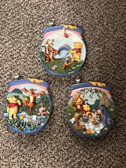 Pooh Bear collectibles decor resin Plates