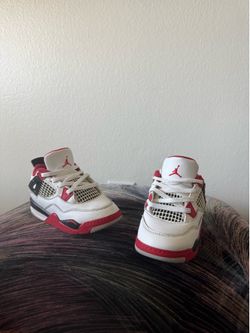 Jordan 4 size 9c