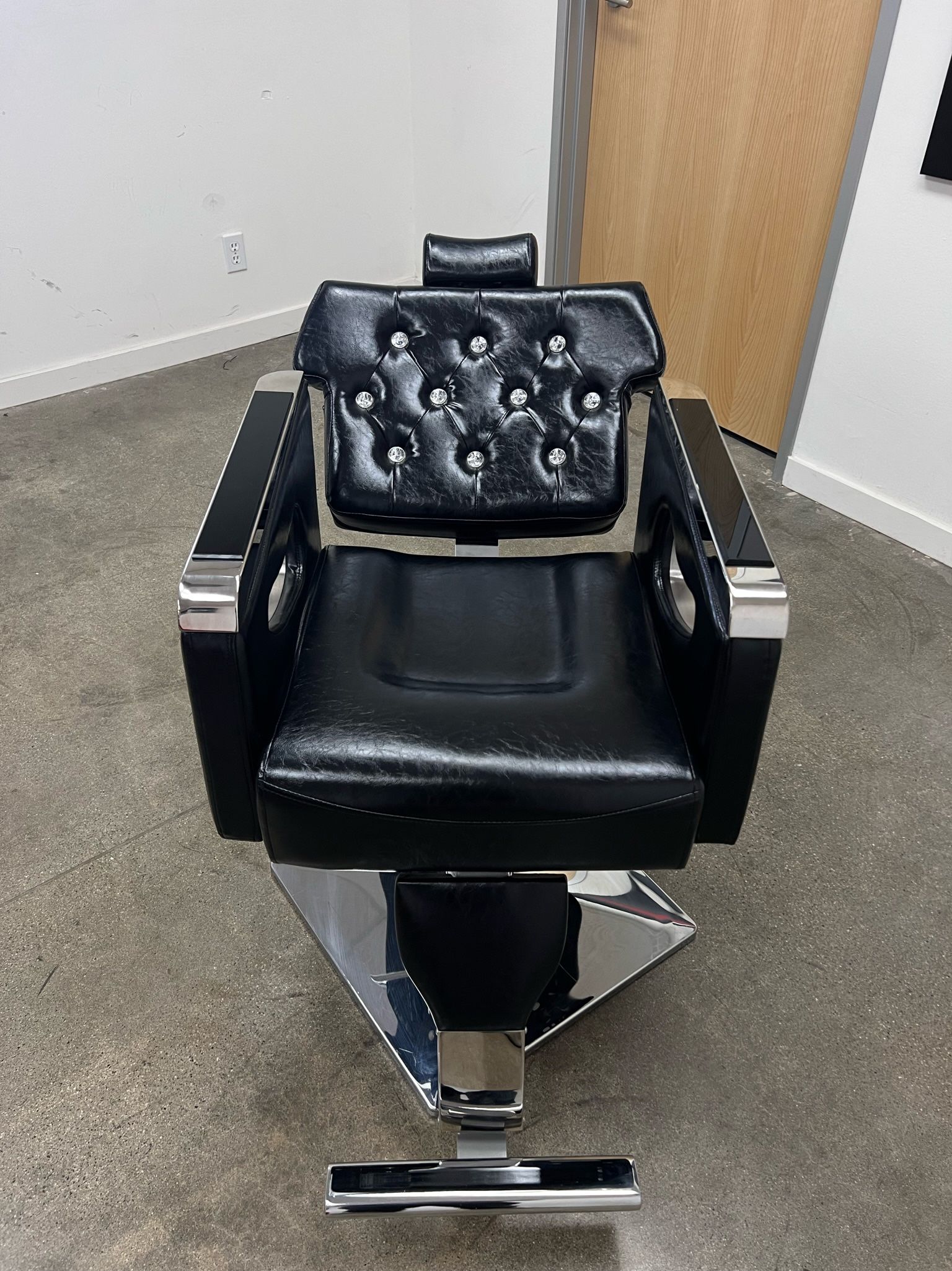 Barber Chair Reclining Salon Chair For Hair Stylist Antique Hair Spa - Main Image