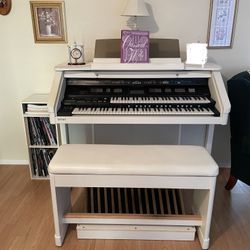 Atelier AT90 Roland Organ (Instrument)