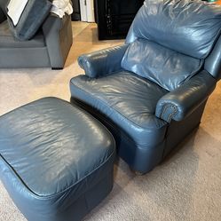 Recliner w/ Footstool