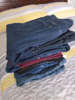 Jeans 9 jeans and 1 capris