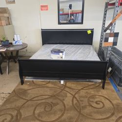 KING DISPLAY SOLID WOOD BED FRAME, MIDIUM PLUSH MATTRESS  AND BUNKY BOARD