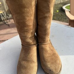 UGG Size 10