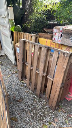 Free Pallets! Pickup Today!