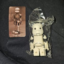 Artist Junk Head Be@rbrick, series 44 with card
