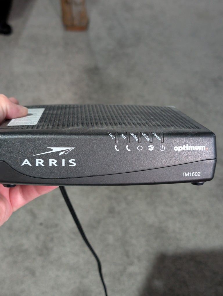 Arris Optimum Cable Modem TM1602
