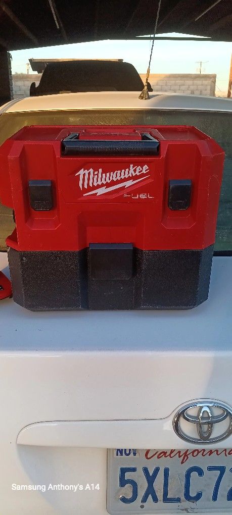 Milwaukee Fuel Wet&dry Vacuum M18 