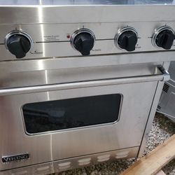 Phenomenal Viking GAS RANGE 30 INCH With Hood/ Light/Fan....EXCELLENT BUY MUST SEE