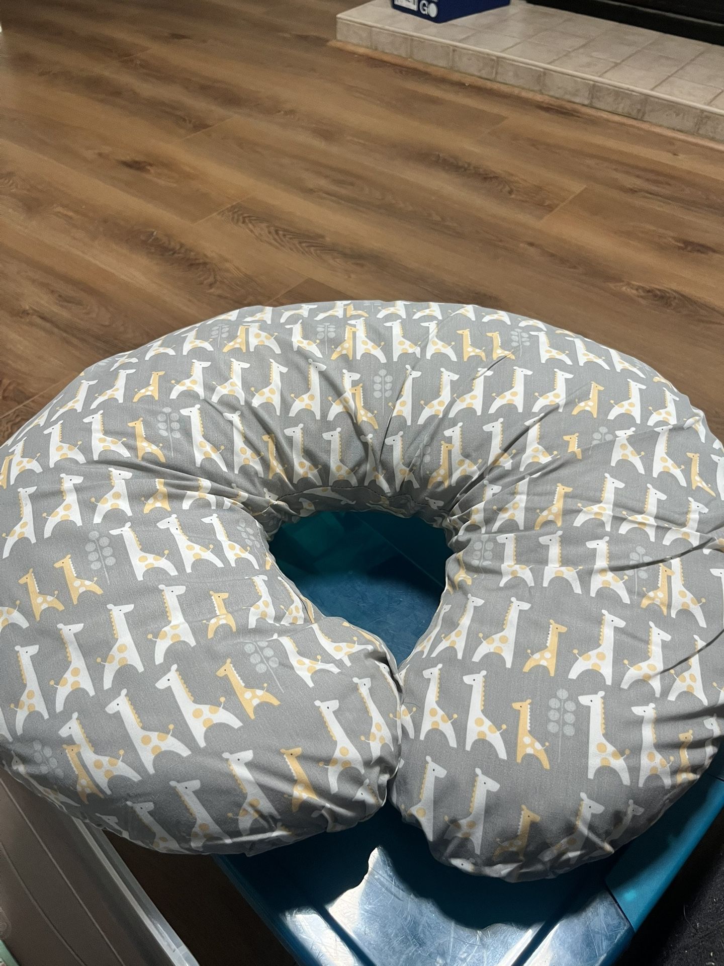Boppy Pillow Giraffe Print
