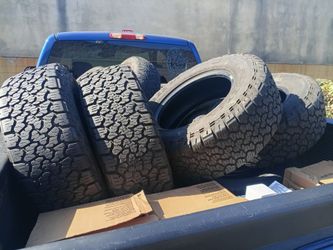265/70R17 General Grabber AT2 Tires (4)
