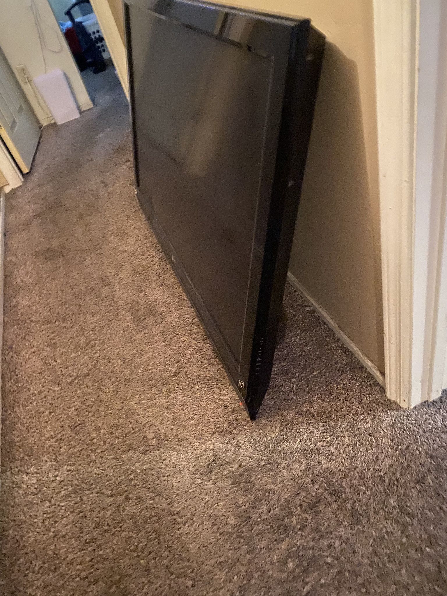 65 Inch Lg T.v Flat Screen Works Great … Just A Little Older