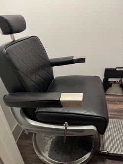 Barber chair for sale !