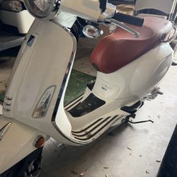 2014 Piaggio Gas Vespa 