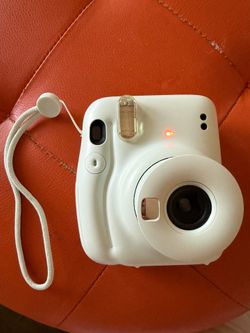 NEW FUJI INSTAX 11 CREAM COLOR WITH STRAP TESTED WORKS