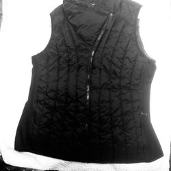 Calvin Klein Woman’s XL Puffer Jacket Vest