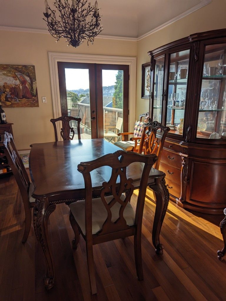 Complete Dining Room Set with 6 Chairs 