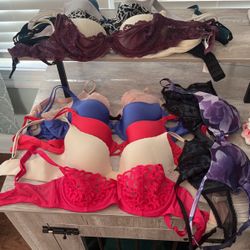 12 Victorias Secret Bras 34B