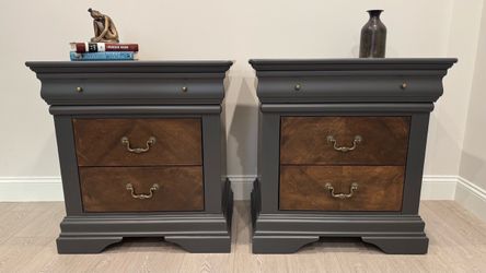 Pair of Refinished Collezione Europa Nightstands – Set of 2