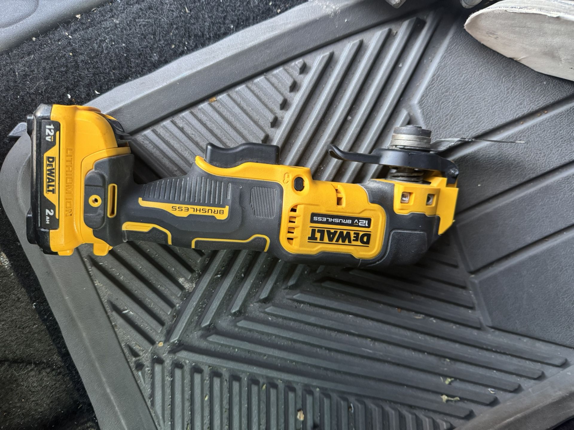 DeWalt DCS353 Multi Tool.