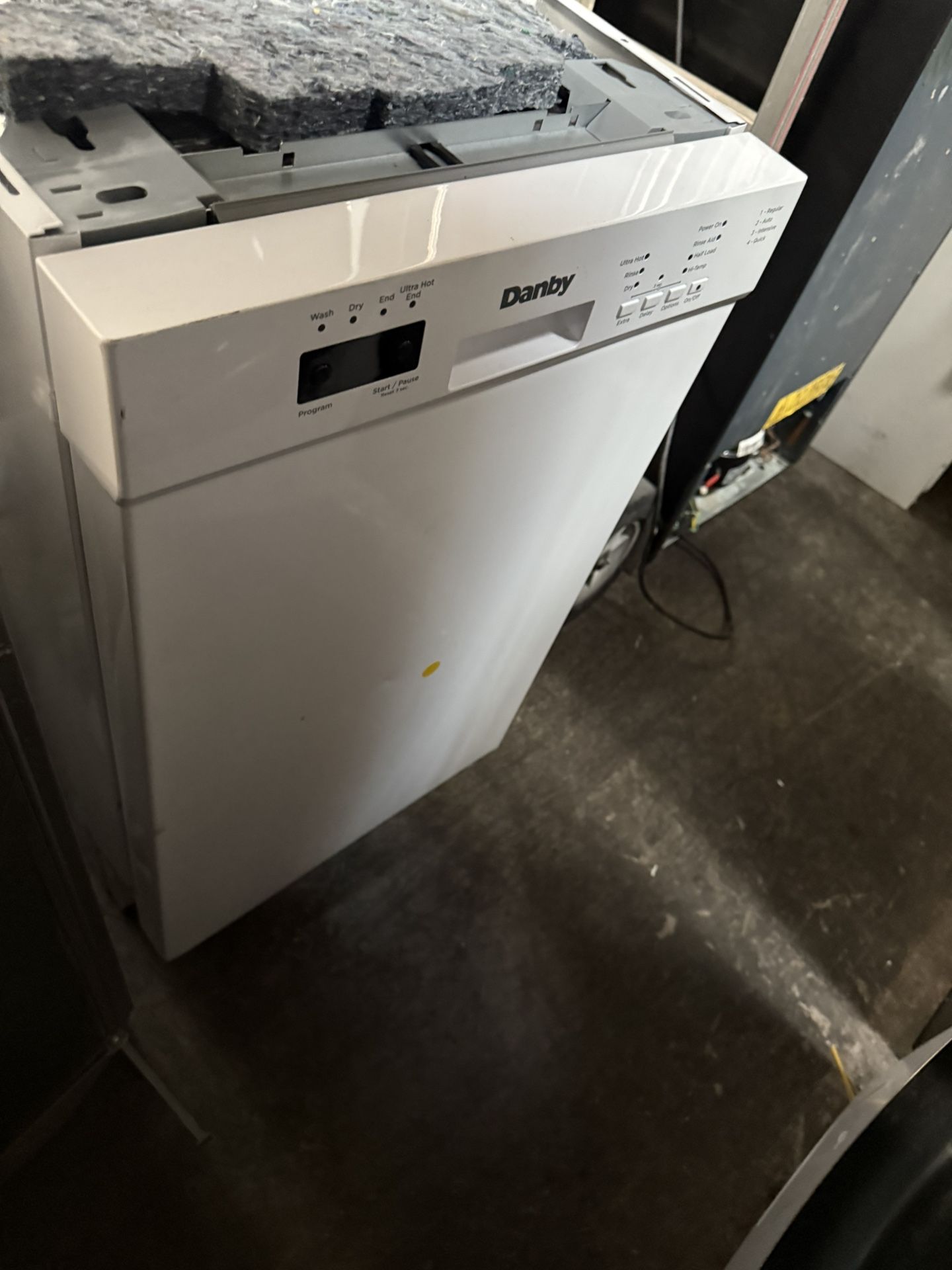 dandy 18 inches wode dishwasher 