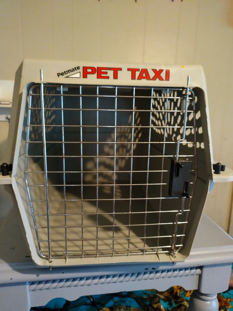 Pet Carrier Weight Size Unknown But Medium For Small Breed 