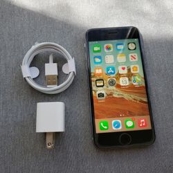 iPhone 6s - UNLOCKED - Like New  