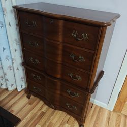 Set Of 3 -  2, 5, & 9 Drawer Dressers 