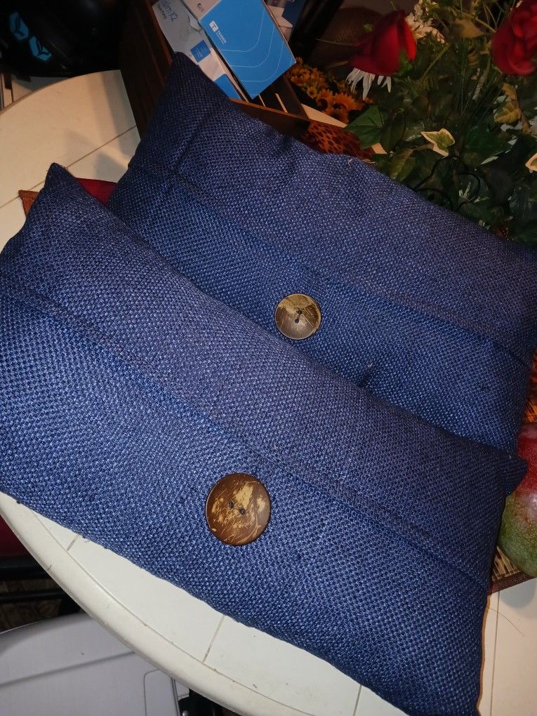 2 New Patio Pillows 12 Set Firm Look My Post Tons Item