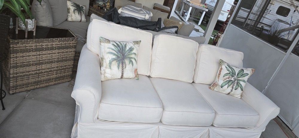 White Sofa Bed For Sale In Excellent Condition