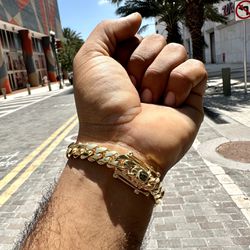 🌴10mm 7.5” Miami Downtown🏭 Is The Location Gus Villa Jewelry With The Best  Prices🔥 And The Best ⛓️Links 