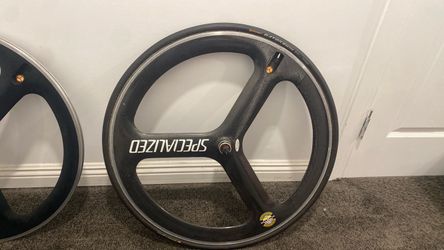 Tri-spoke wheelset