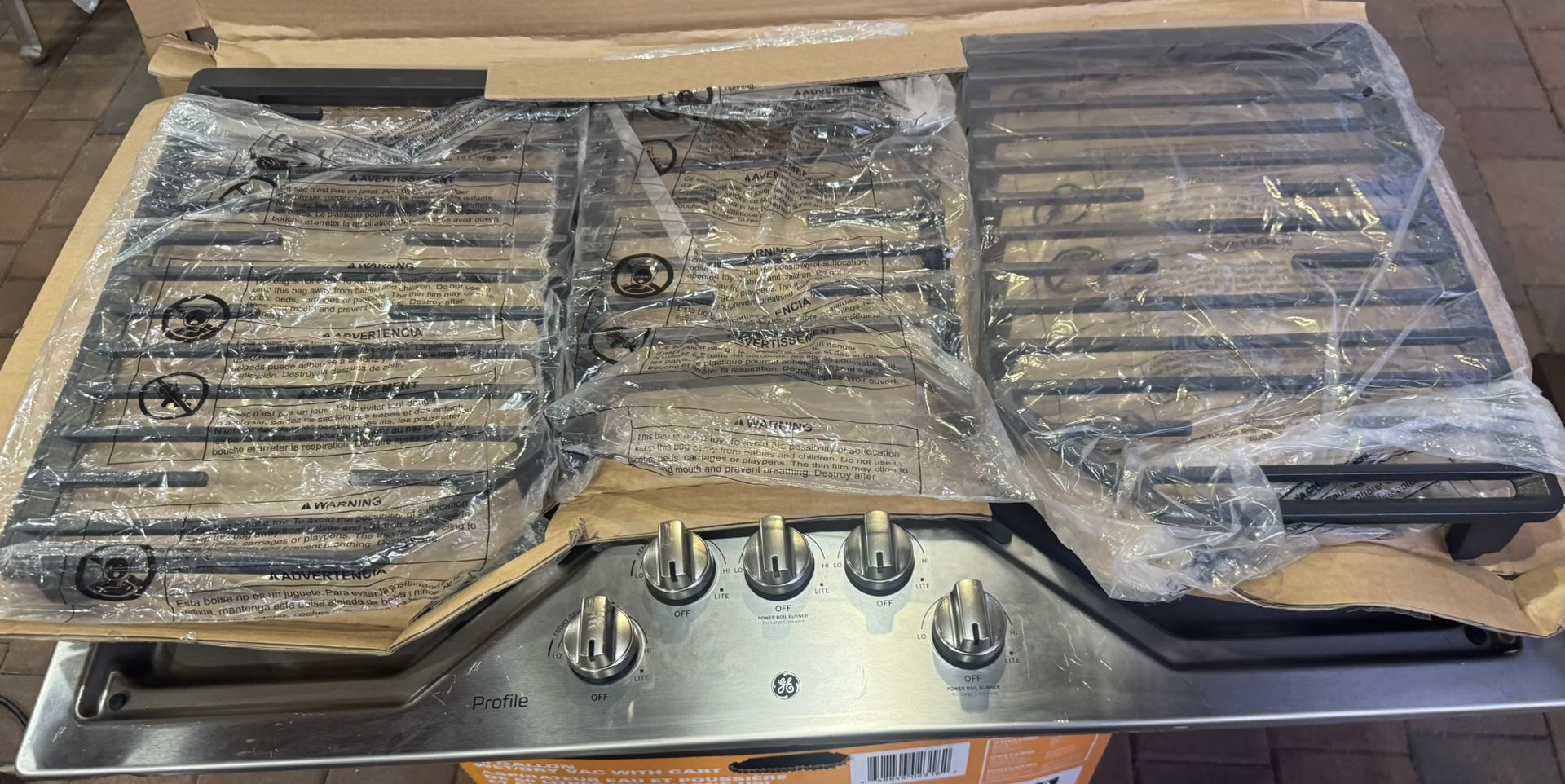 36” GE Natural Gas Cooktop