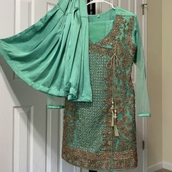 Ladies Fancy/Formal Pakistani Outfits