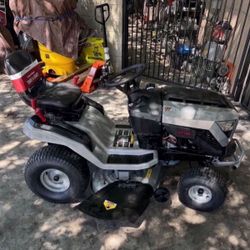 Murray MT200 42 in. 19.0 HP 540cc EX1900 Series Briggs and Stratton Engine Automatic Gas Riding Lawn