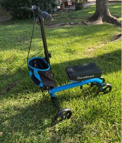 Knee scooter by “BlessReach”