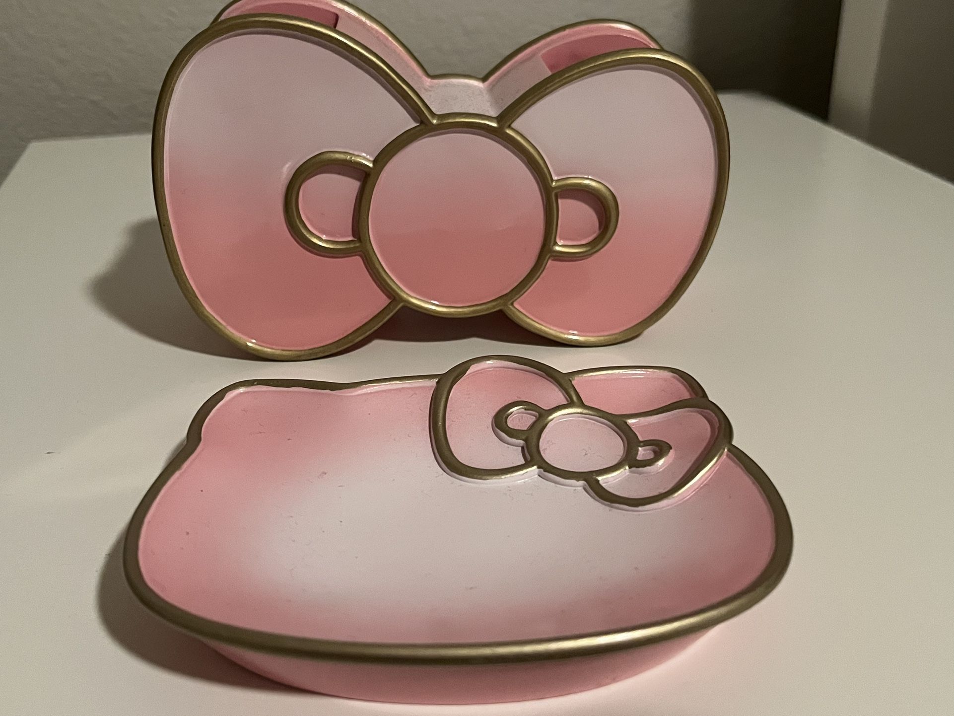 Hello Kitty Vanity/Bathroom Set