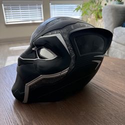 Marvel Legends Series Black Panther Electronic Helmet (Adult)