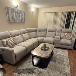 Perfect Condition Reclining Sectional Couch With Cup Holders