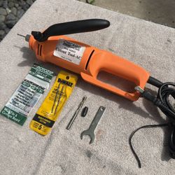  Like New CHICAGO ELECTRIC  Heavy Duty Cutout Tool Kit (Item 42831) 3.5 Amp, Bits, Wrench, 1/8” & 1/4” Collets, Handle