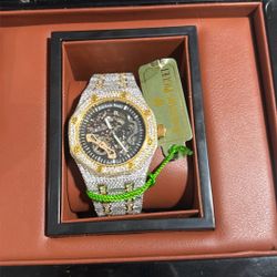 Beautiful Time Piece for Sale.